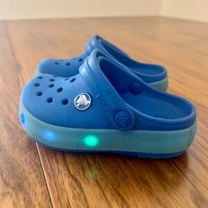 CROCS Blue Slippers with Light-Up Sole and Ventilation